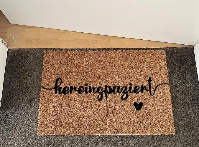 N&n Mit Parkplatz דירה שוורין