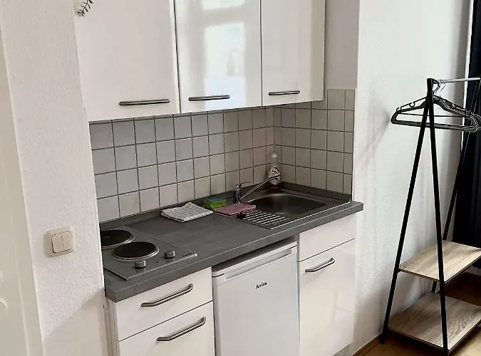 N&n Mit Parkplatz דירה שוורין