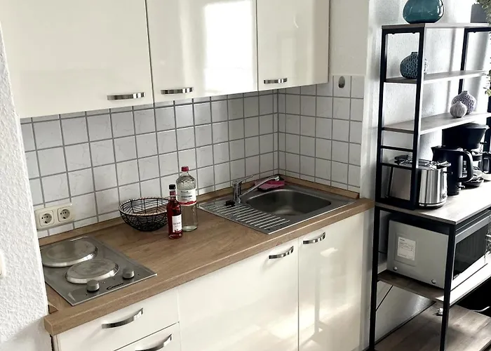 N&n Mit Parkplatz * שוורין