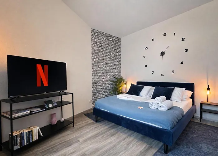 N&n Mit Parkplatz שוורין